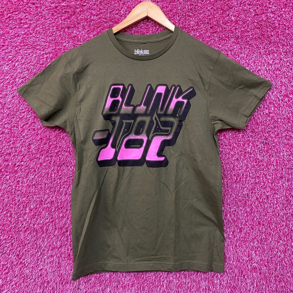 Blink-182 Pink Gradient Logo T-Shirt Medium